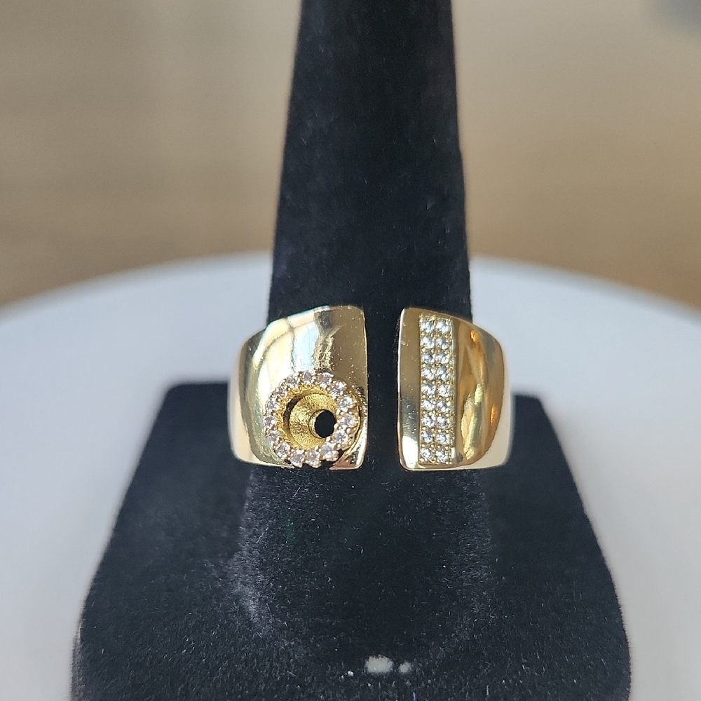 Pretty Bird Jewelry Yellow Gold Plated Adjustable Ring with Crystal Accents